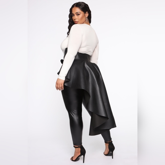 Fashion Nova Black Skirt with Belted Detail - Picture 3 of 11
